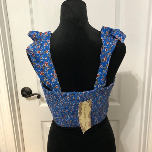 Band Of The Free Women's Blue Floral Smocked Crop Top‎ Size Small NWT - Picture 3 of 7